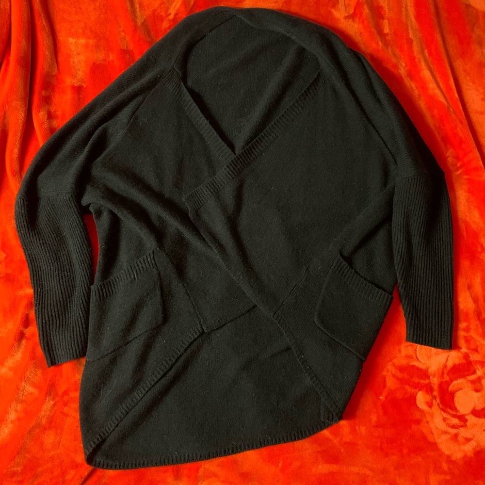 Cozy black cardigan🥺